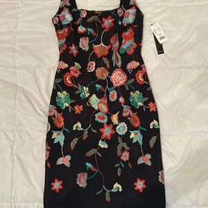 NWT sheath dress fully lined embroidered floral black sheath sz2 Nicole Miller
